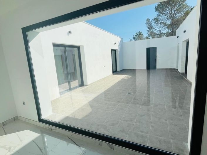 Image No.19-3 Bed Villa for sale