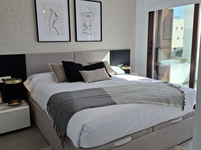 Image No.16-2 Bed Villa for sale