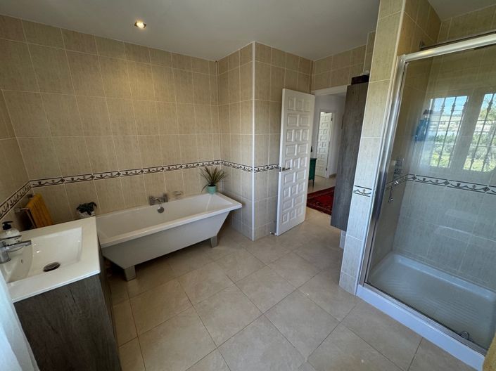 Image No.16-4 Bed Villa for sale