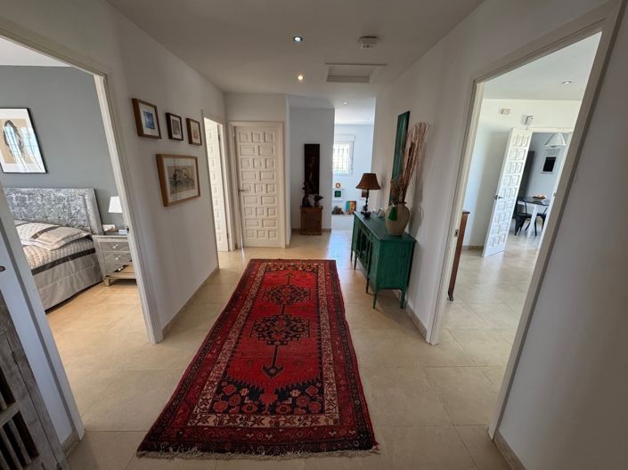 Image No.17-4 Bed Villa for sale