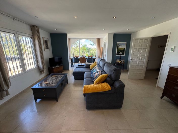 Image No.10-4 Bed Villa for sale