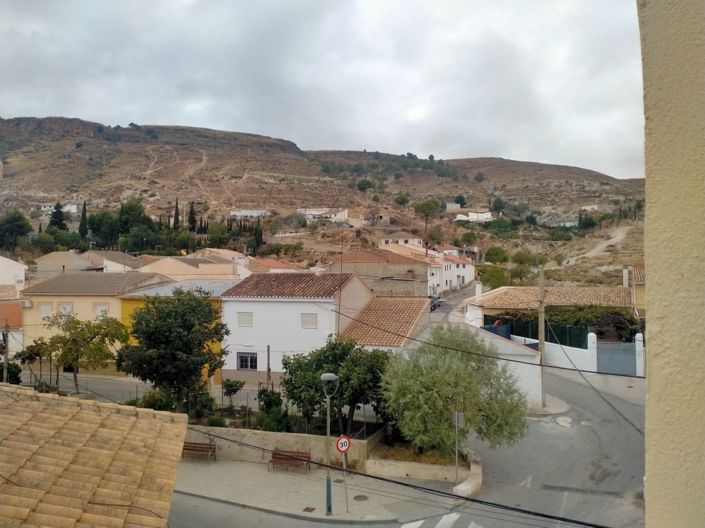 Image No.25-4 Bed Property for sale