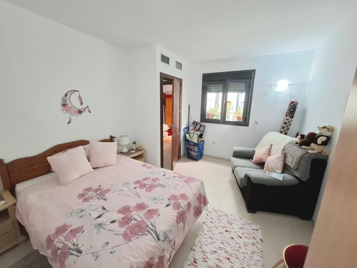 Image No.19-3 Bed Apartment for sale