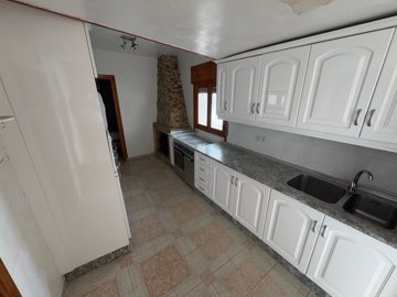 22041-village-house-for-sale-in-seron-796560-