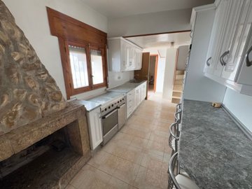 22041-village-house-for-sale-in-seron-796562-