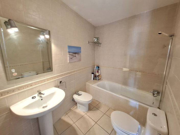 Image No.21-2 Bed Apartment for sale