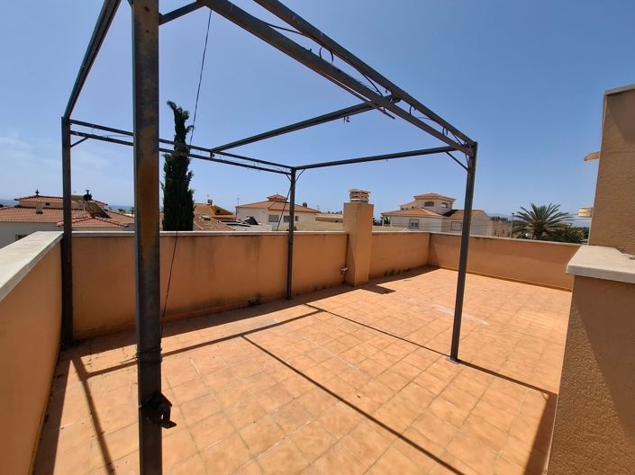 Image No.14-2 Bed Property for sale