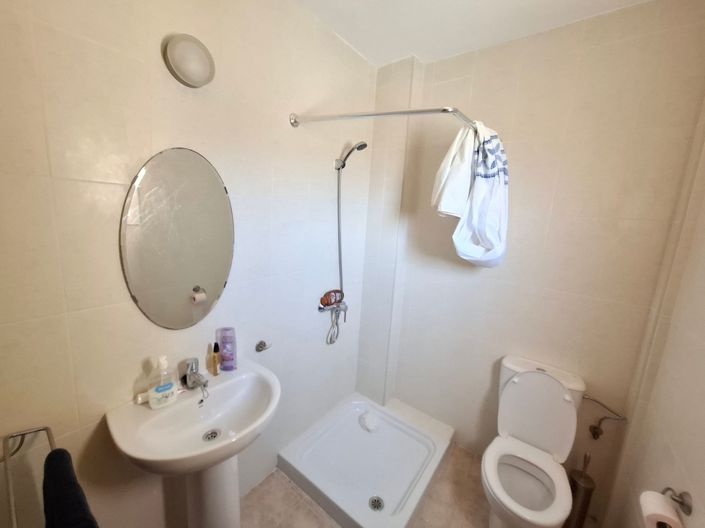 Image No.10-2 Bed Property for sale