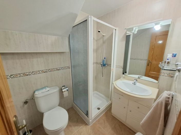 Image No.15-3 Bed Property for sale