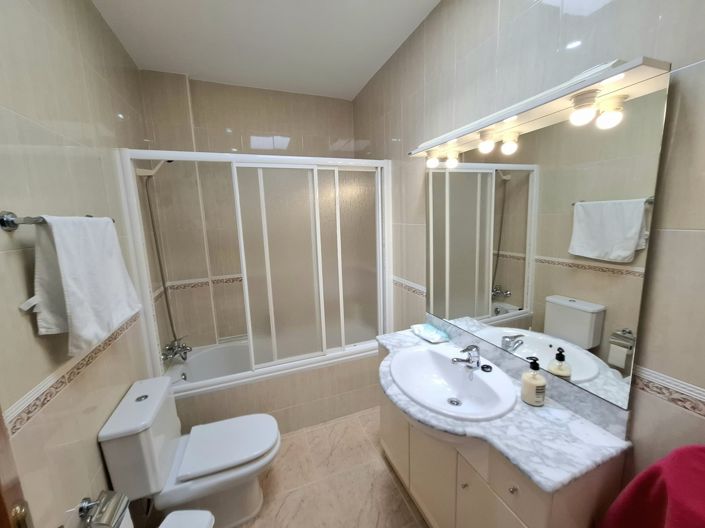 Image No.16-3 Bed Property for sale