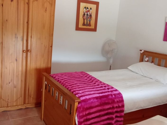 Image No.11-6 Bed Property for sale