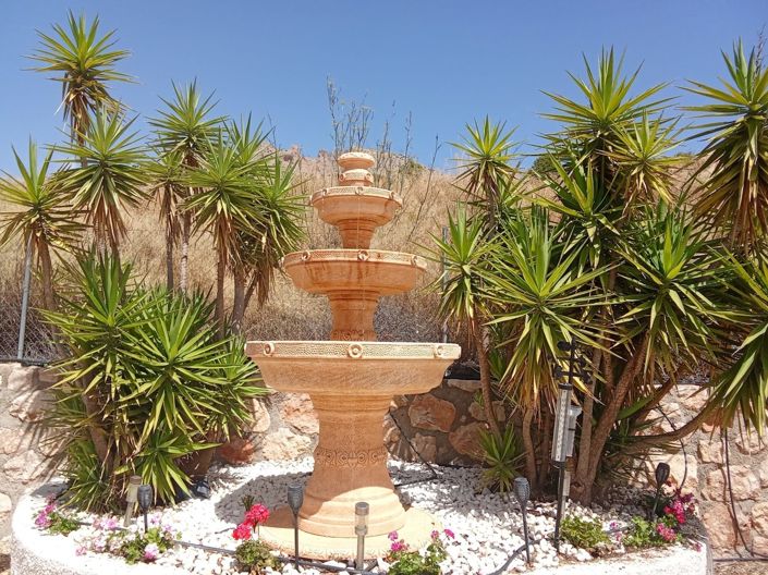 Image No.18-6 Bed Property for sale