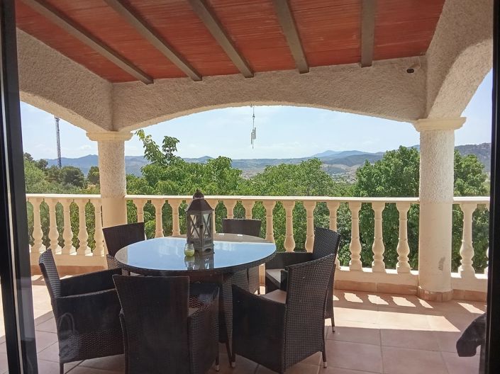 Image No.19-6 Bed Property for sale