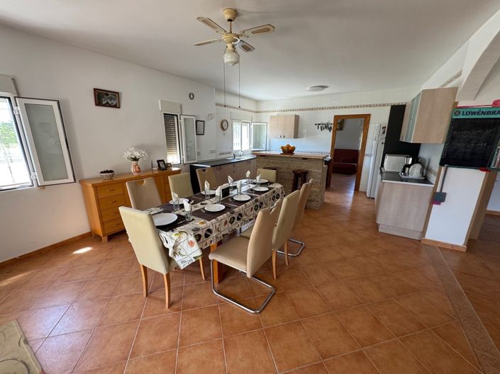 Image No.12-4 Bed Villa for sale