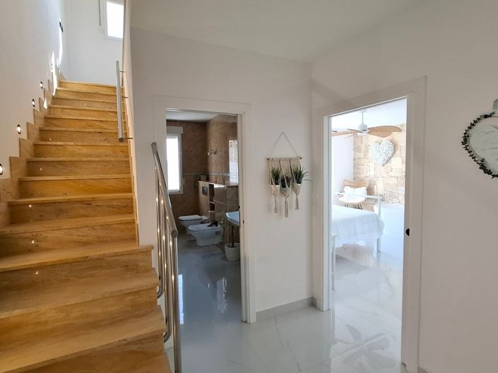 Image No.20-4 Bed Villa for sale