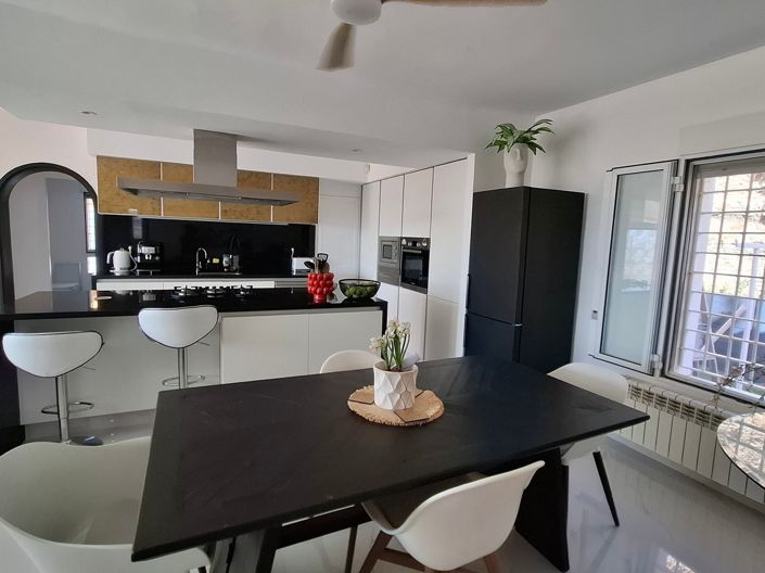 Image No.8-4 Bed Villa for sale