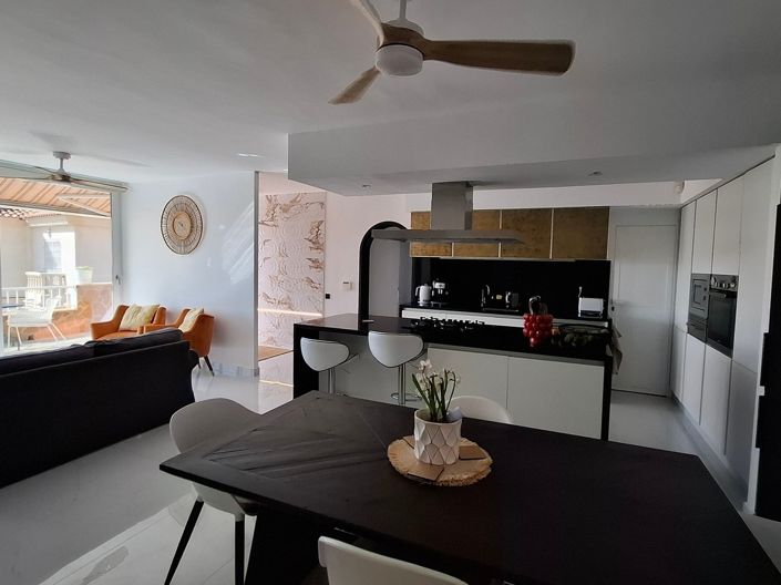 Image No.10-4 Bed Villa for sale