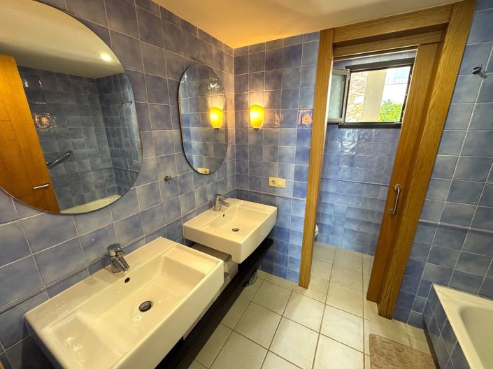 Image No.20-3 Bed Apartment for sale