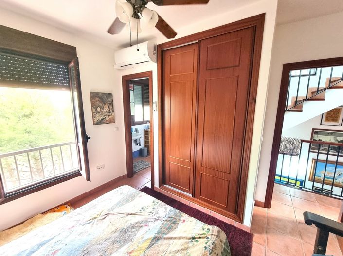 Image No.16-2 Bed Property for sale