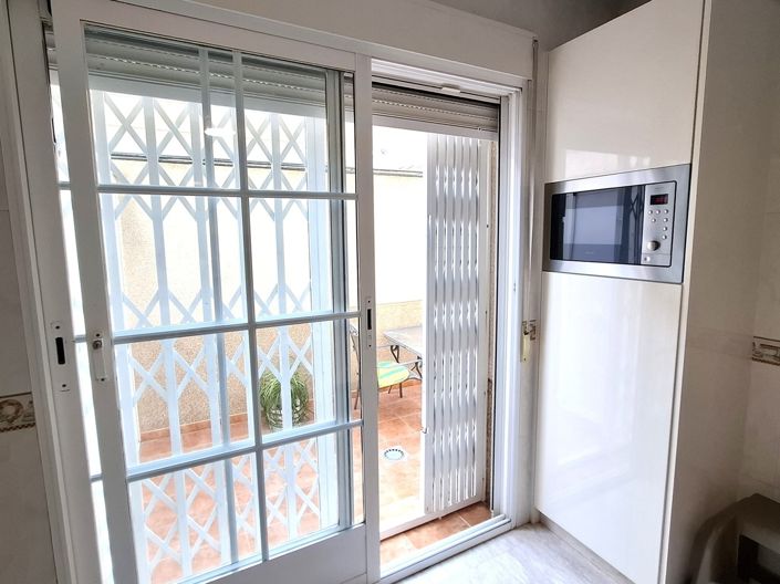 Image No.11-4 Bed Property for sale