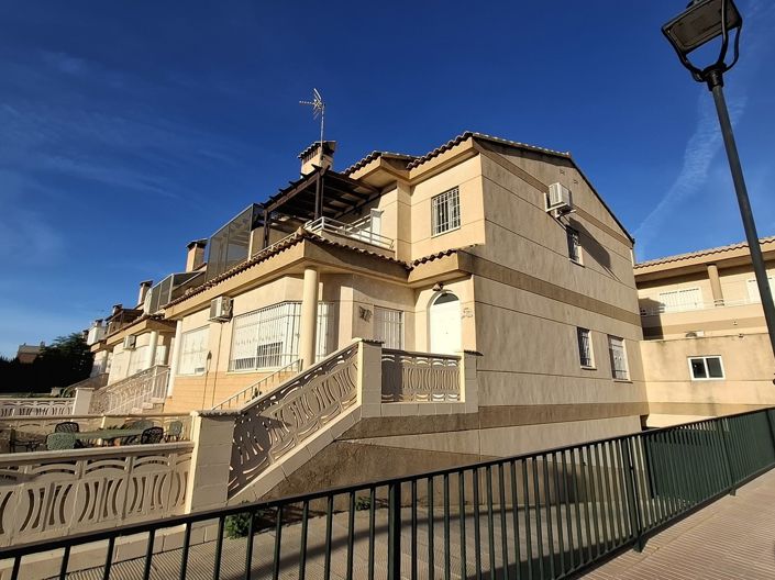 Image No.2-4 Bed Property for sale