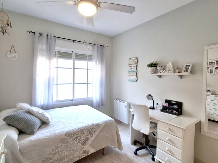 Image No.22-4 Bed Property for sale