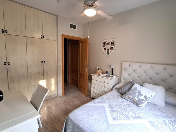 Image No.23-4 Bed Property for sale