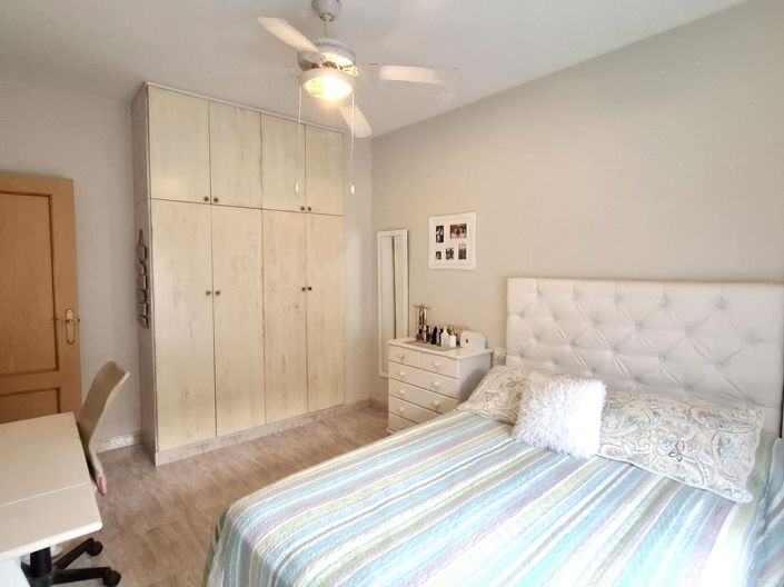 Image No.21-4 Bed Property for sale