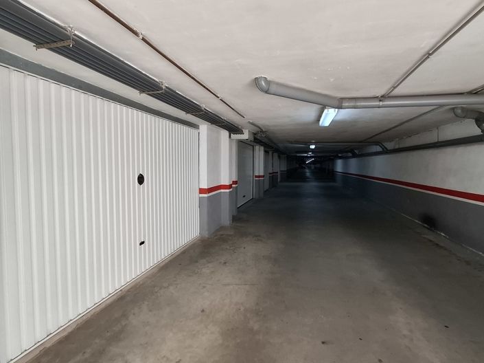 Image No.30-4 Bed Property for sale