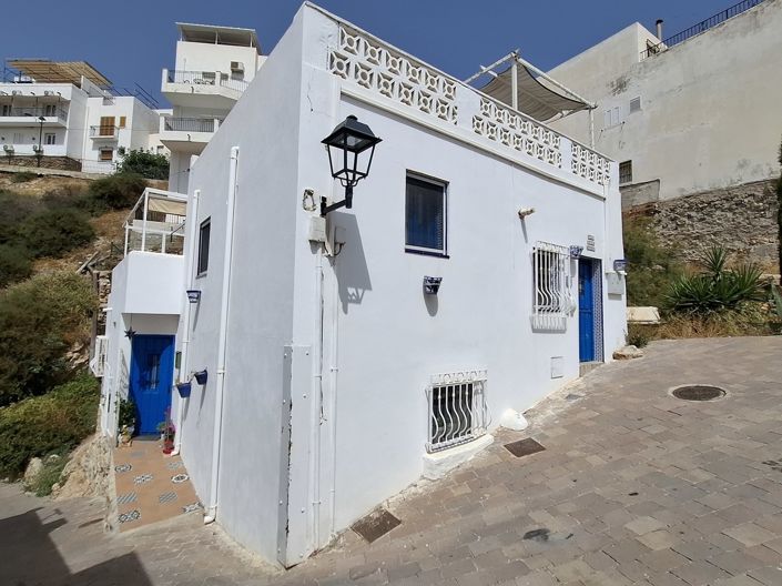 Image No.1-4 Bed Villa for sale