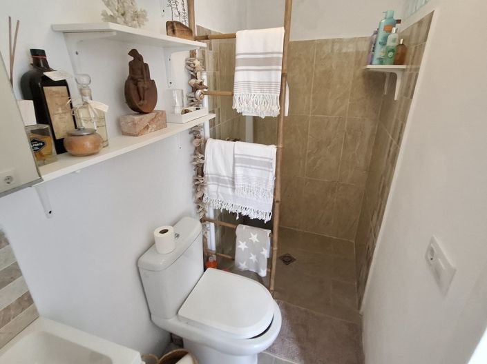 Image No.25-4 Bed Village House for sale