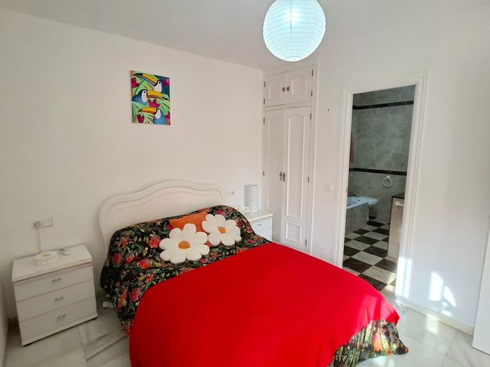 Image No.12-2 Bed Apartment for sale