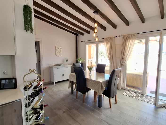 Image No.10-6 Bed Villa for sale