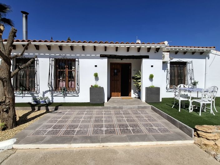 Image No.2-6 Bed Villa for sale