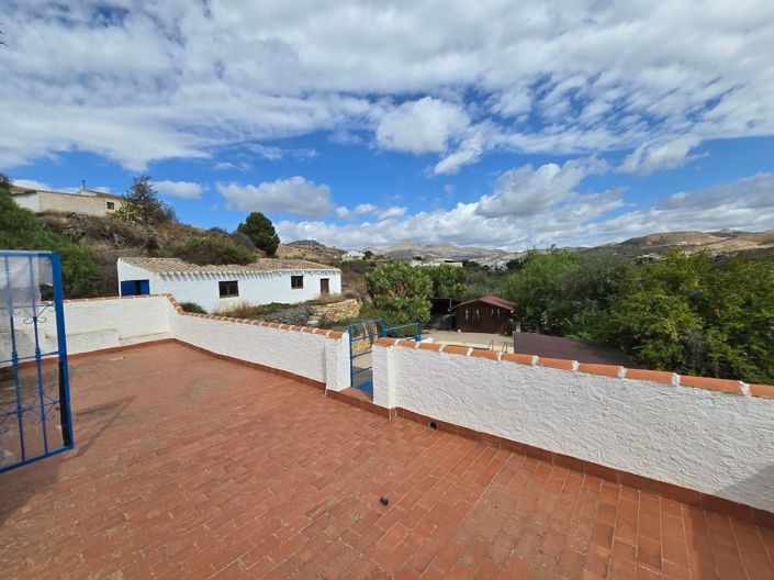 Image No.15-4 Bed Property for sale