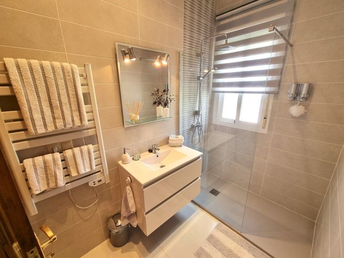 Image No.15-4 Bed Villa for sale