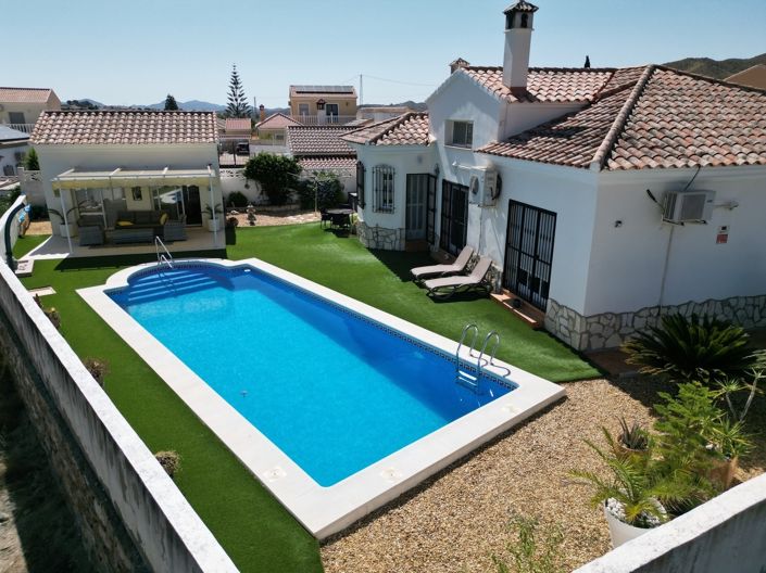 Image No.2-4 Bed Villa for sale