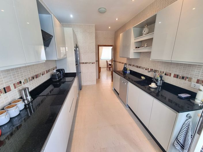 Image No.6-4 Bed Villa for sale