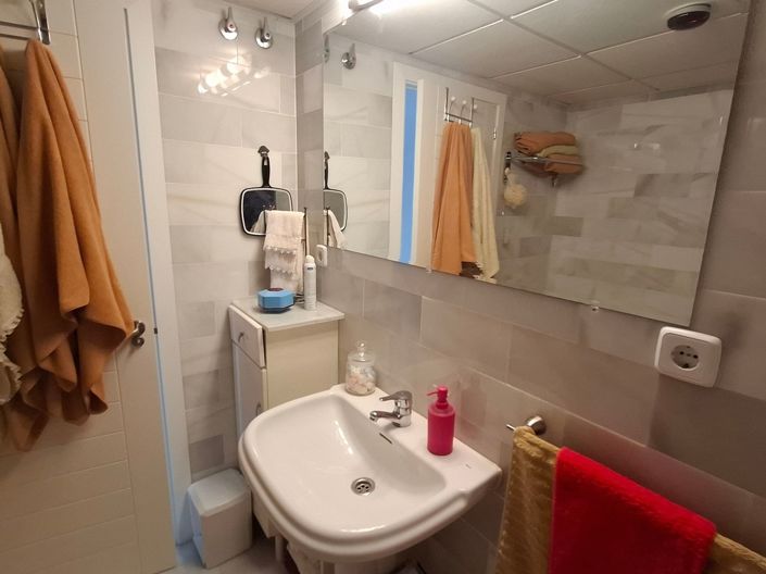 Image No.12-3 Bed Property for sale