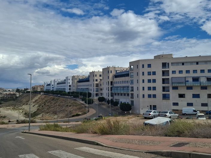 Image No.3-3 Bed Property for sale