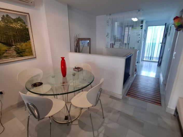 Image No.8-3 Bed Property for sale