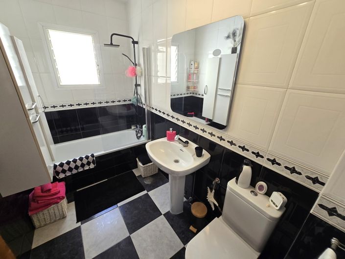 Image No.16-3 Bed Apartment for sale