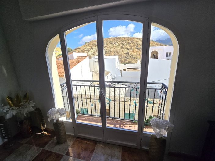 Image No.21-3 Bed Apartment for sale