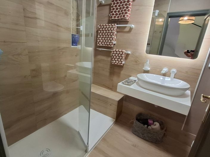 Image No.20-2 Bed Property for sale