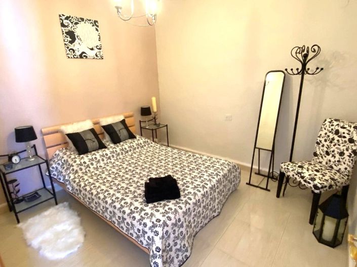 Image No.10-5 Bed House for sale