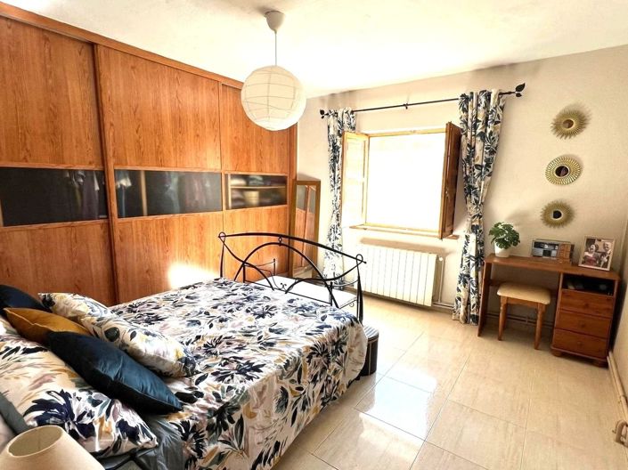 Image No.9-5 Bed House for sale