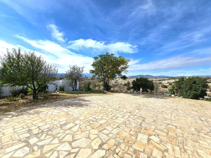 Image No.29-3 Bed Villa for sale