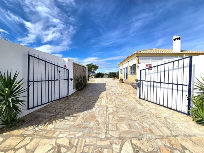 Image No.30-3 Bed Villa for sale