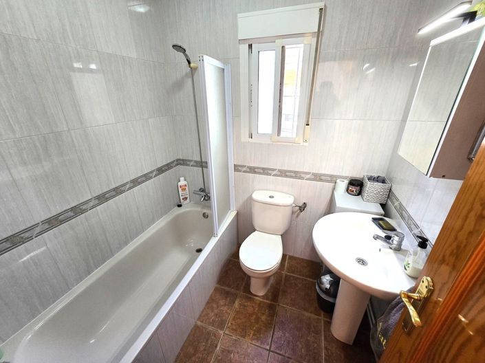 Image No.8-3 Bed Villa for sale