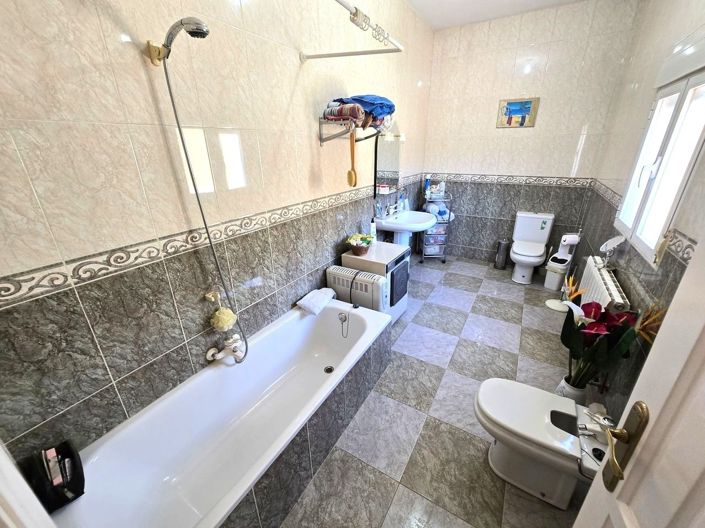 Image No.16-3 Bed Villa for sale